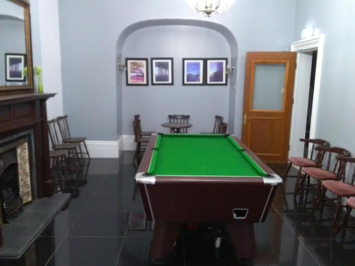 Clifton Hotel & Bar Newcastle Bagian luar foto